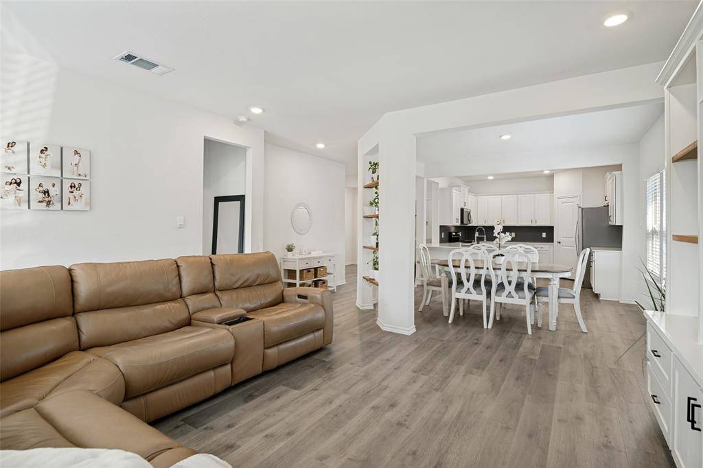 1302 Roscoe Drive, Forney, TX 75126
