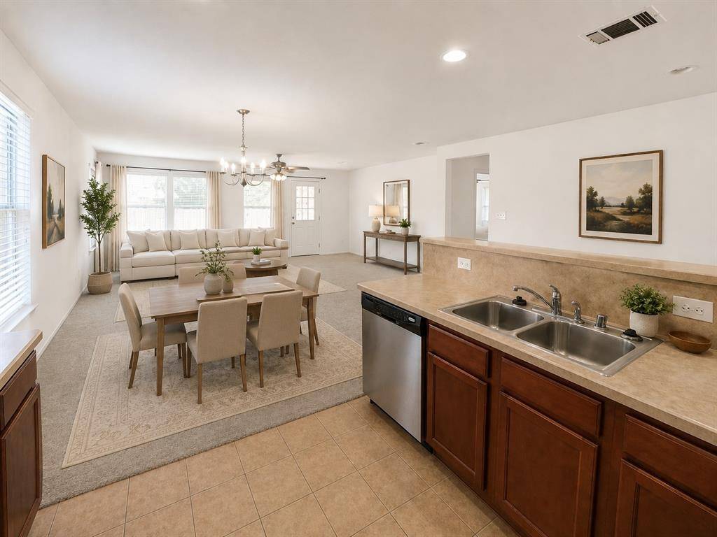 5704 Sapphire Pool Trail, Fort Worth, TX 76244