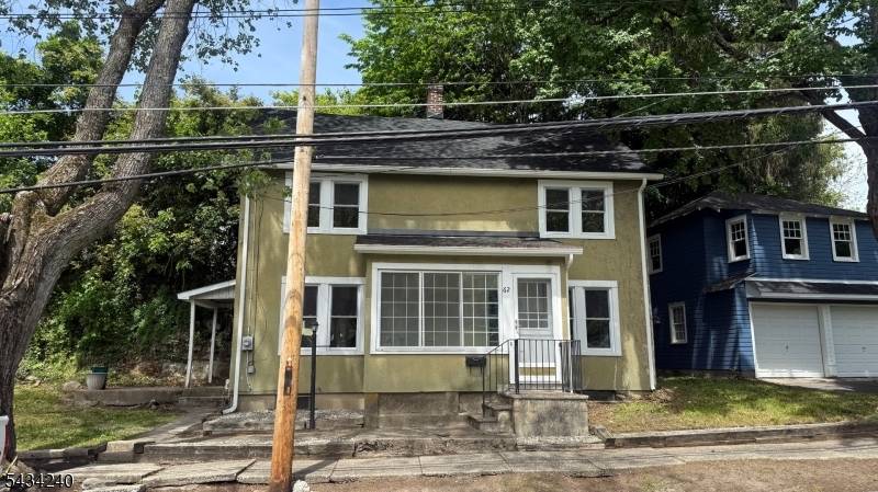 62 Madison St, Newton Town, NJ 07860