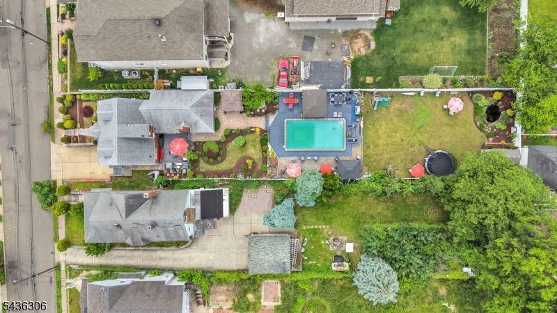 161 Plauderville Ave, Garfield City, NJ 07026