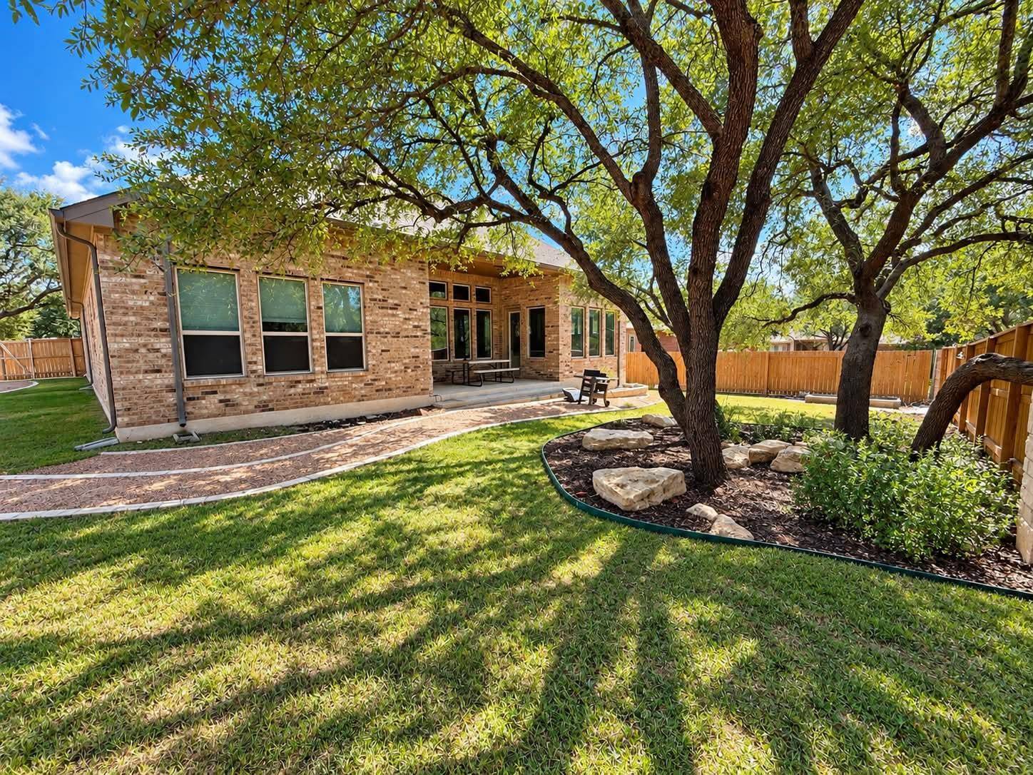 221 Lake Rim CIR, Georgetown, TX 78633