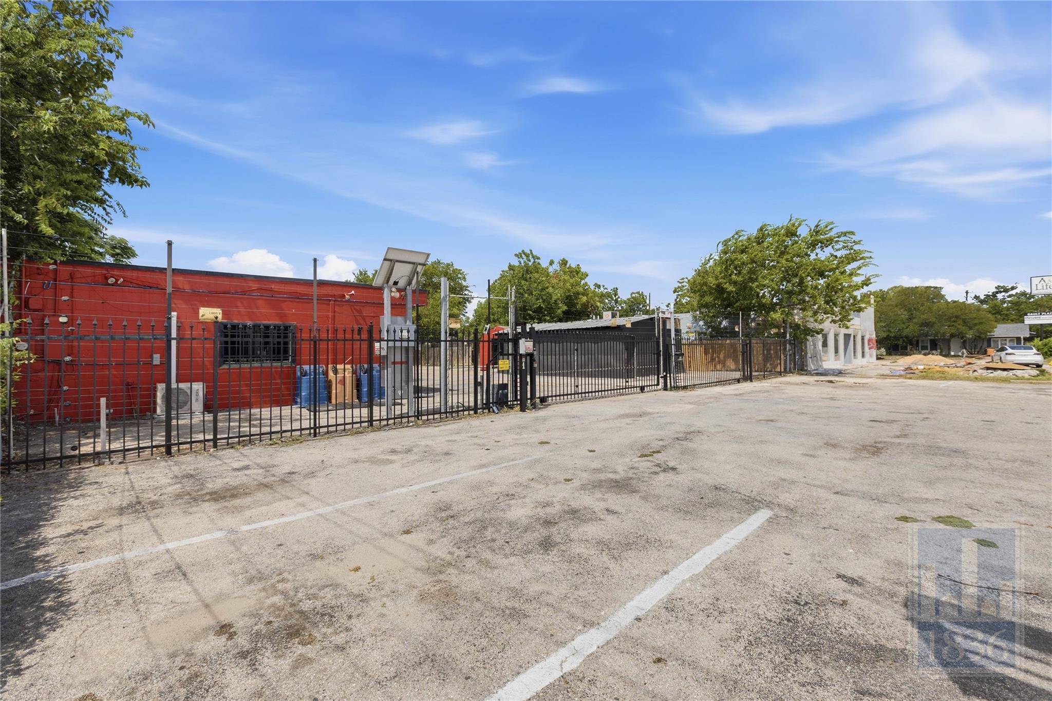 1209 W Anderson LN, Austin, TX 78757