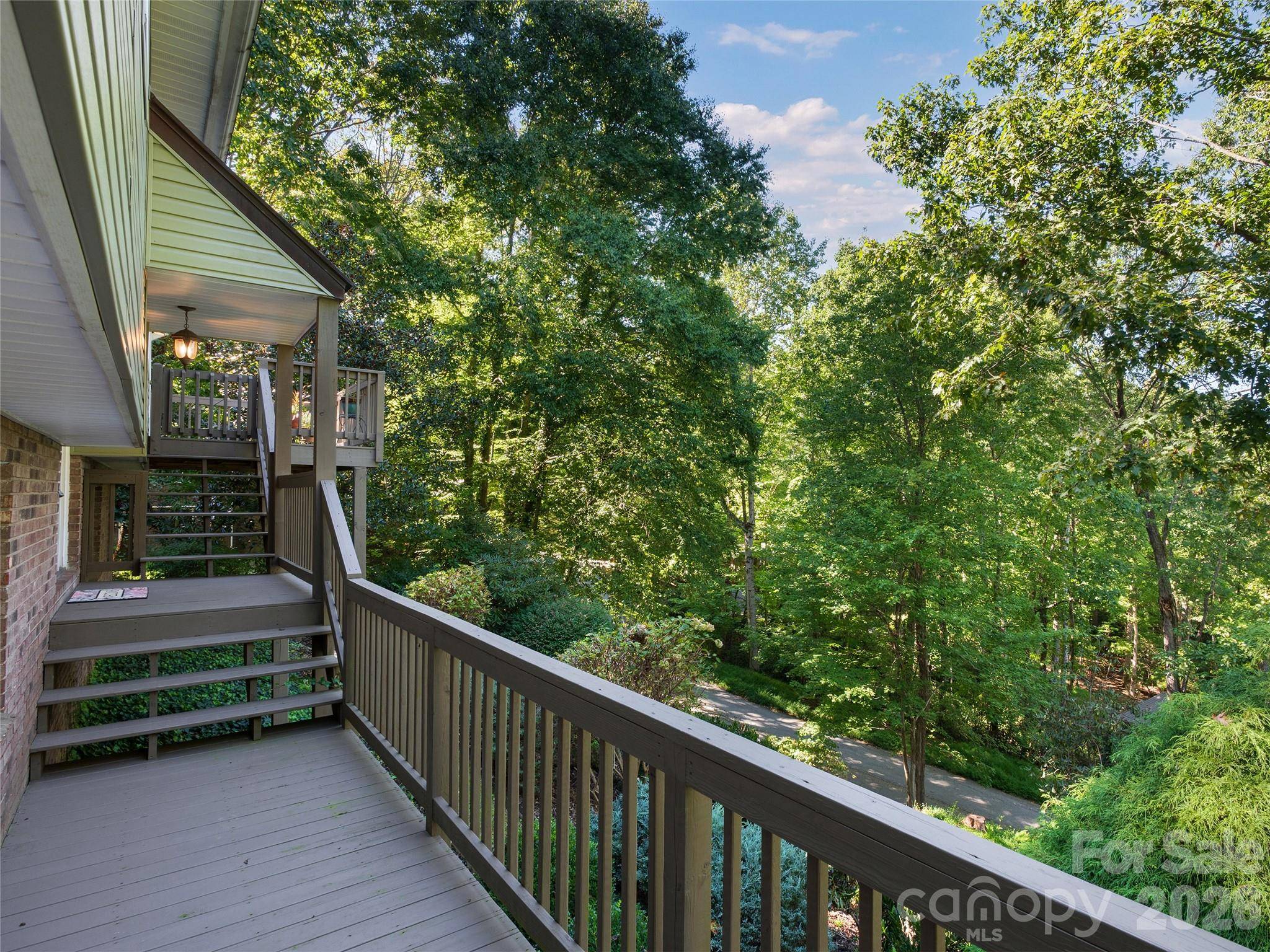 172 Long John DR, Hendersonville, NC 28791