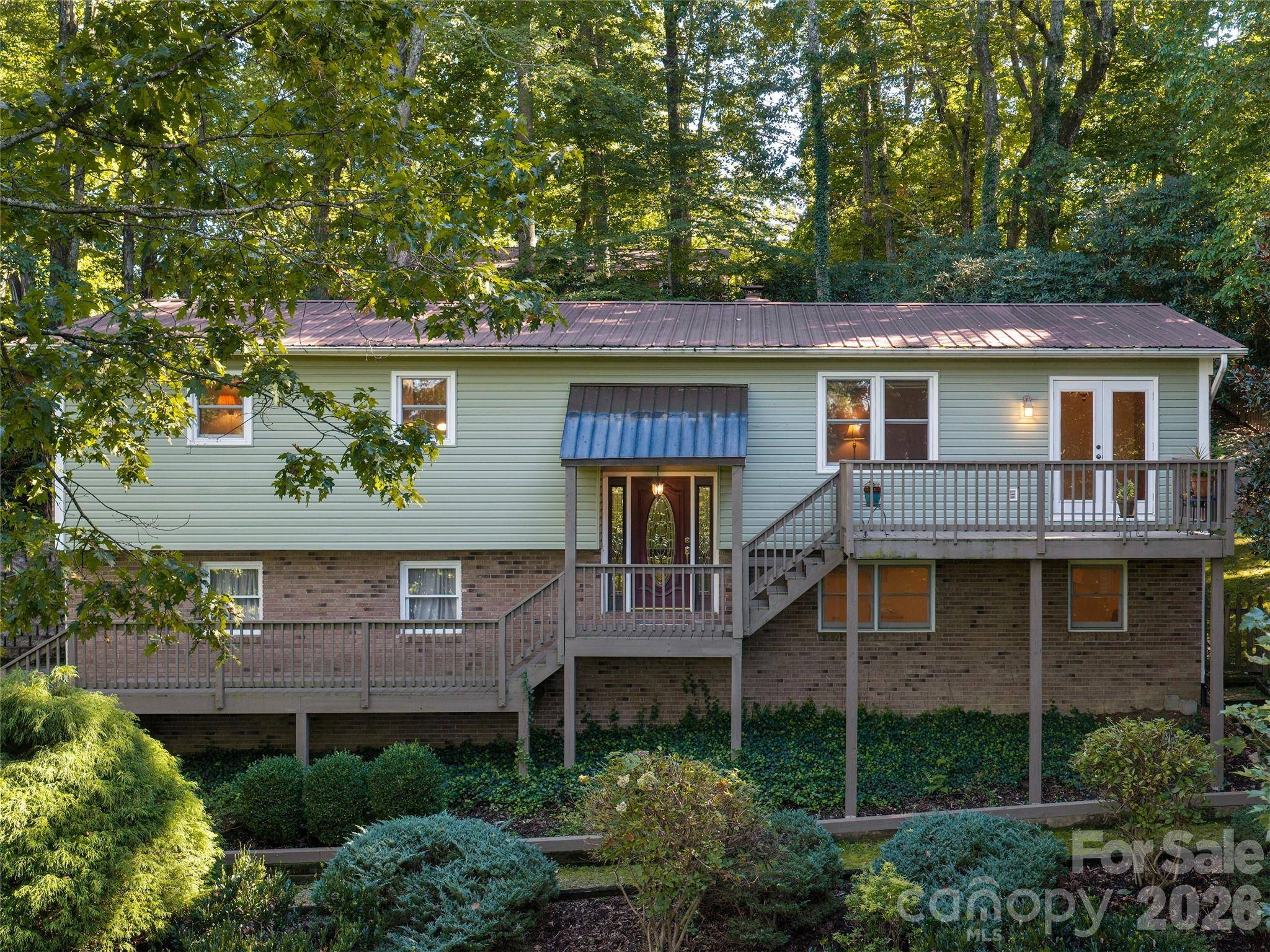 172 Long John DR, Hendersonville, NC 28791