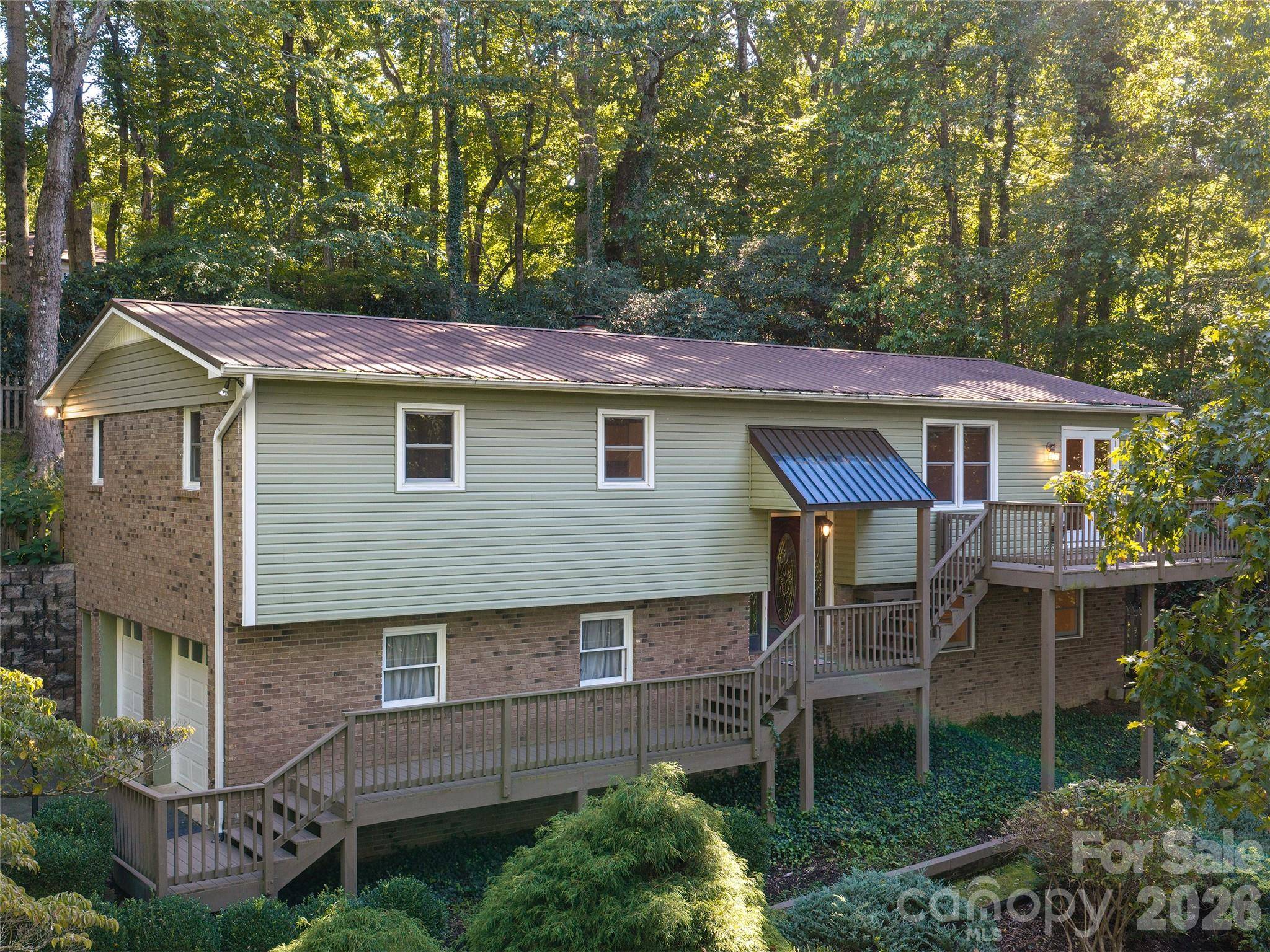 172 Long John DR, Hendersonville, NC 28791