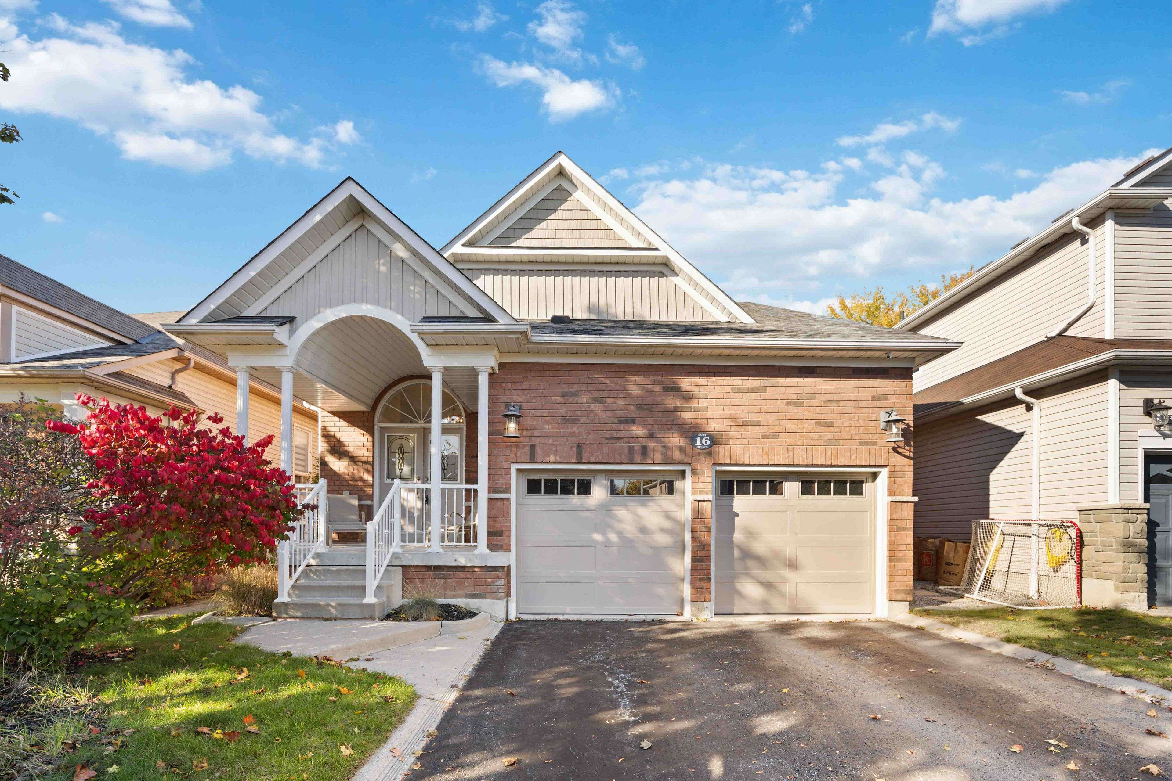 16 Cody AVE, Whitby, ON L1M 1K8