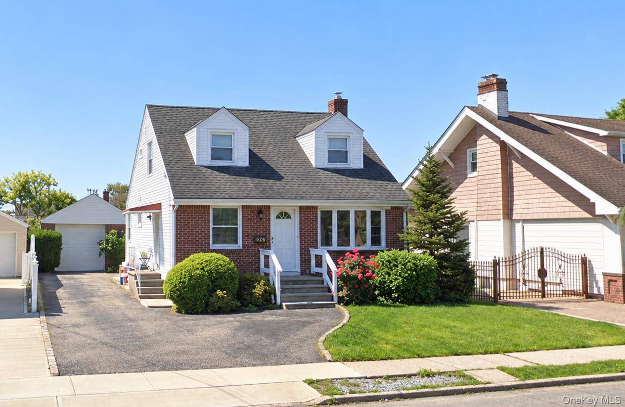 145 Westbury AVE, Mineola, NY 11501