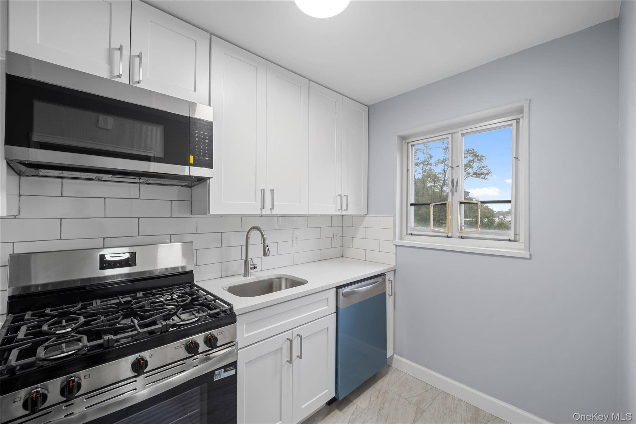 221-43 Manor RD #(Upper) 1613, Queens Village, NY 11427