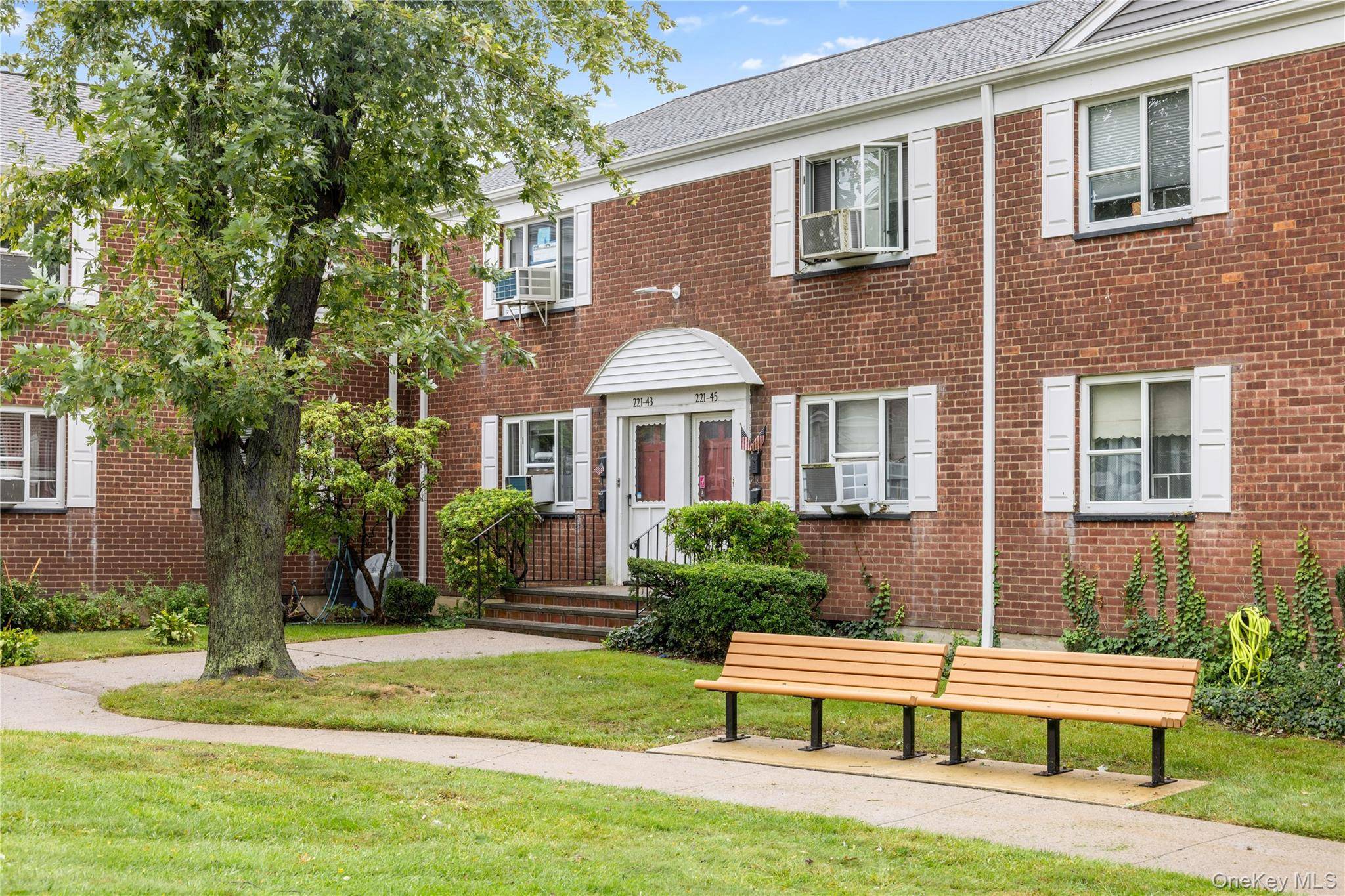 221-43 Manor RD #(Upper) 1613, Queens Village, NY 11427