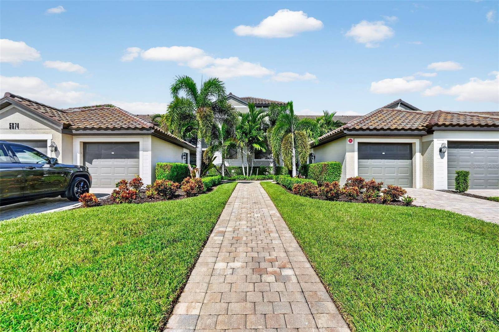 5674 PALMER CIR #101, Bradenton, FL 34211