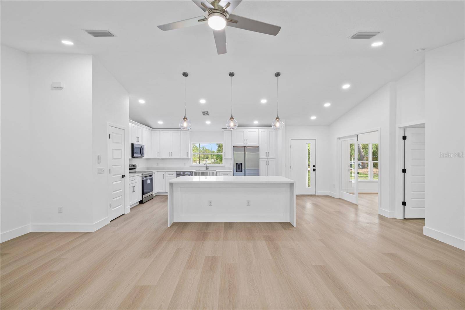 221 W BRIMSON PL, Citrus Springs, FL 34434