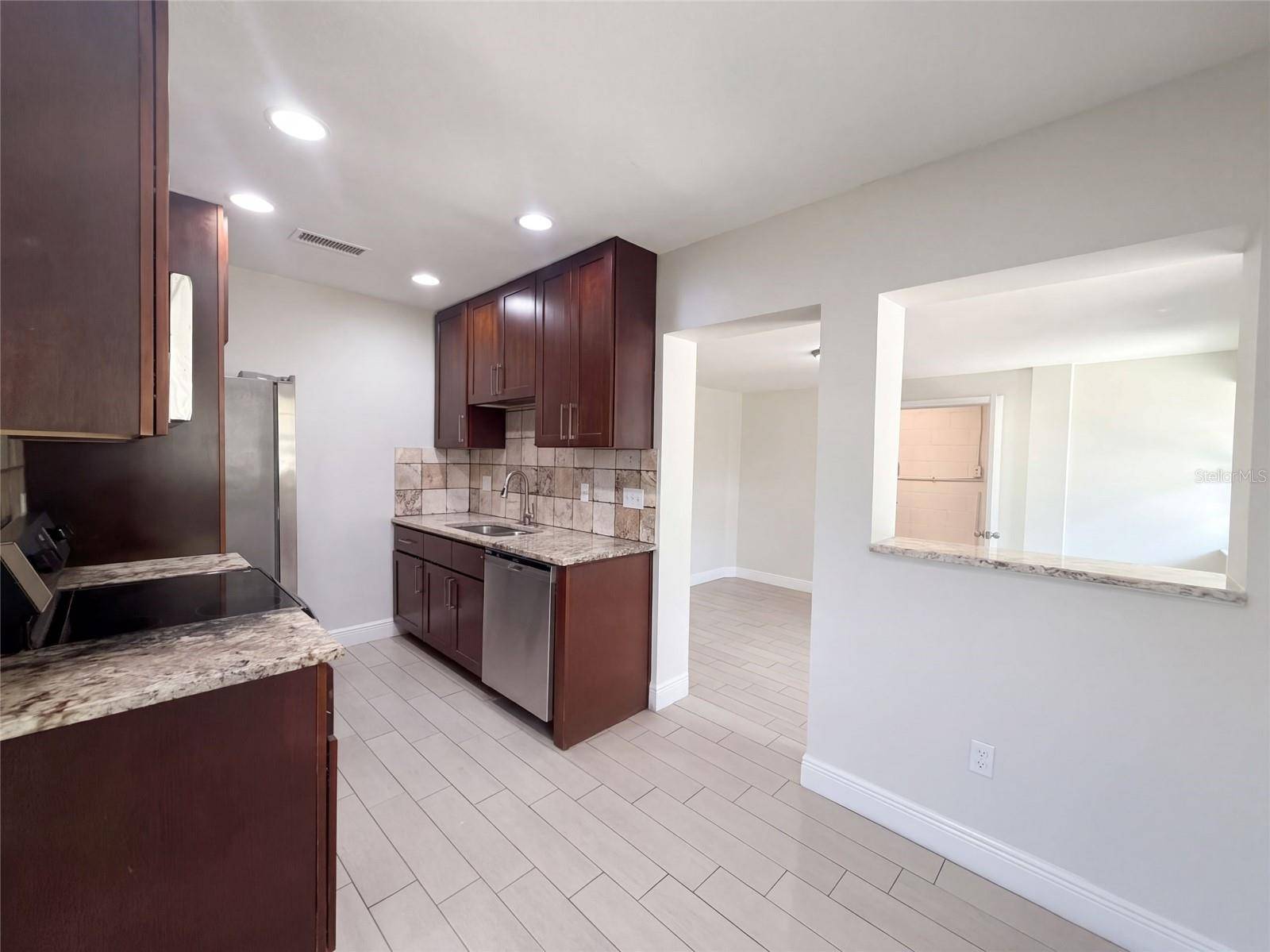 1610 STEVENSONS DR, Clearwater, FL 33755