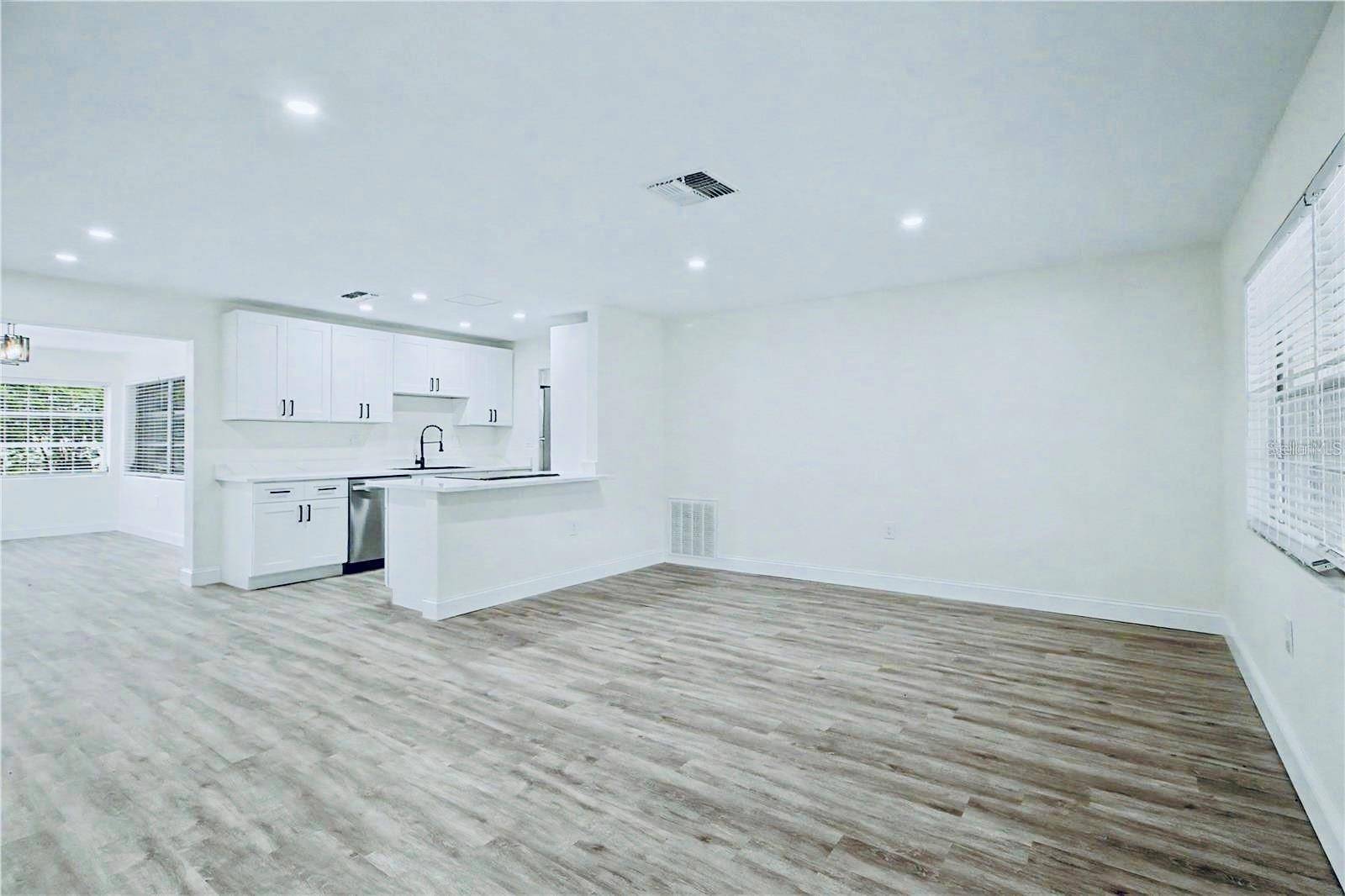 3 KANSAS ST, Beverly Hills, FL 34465