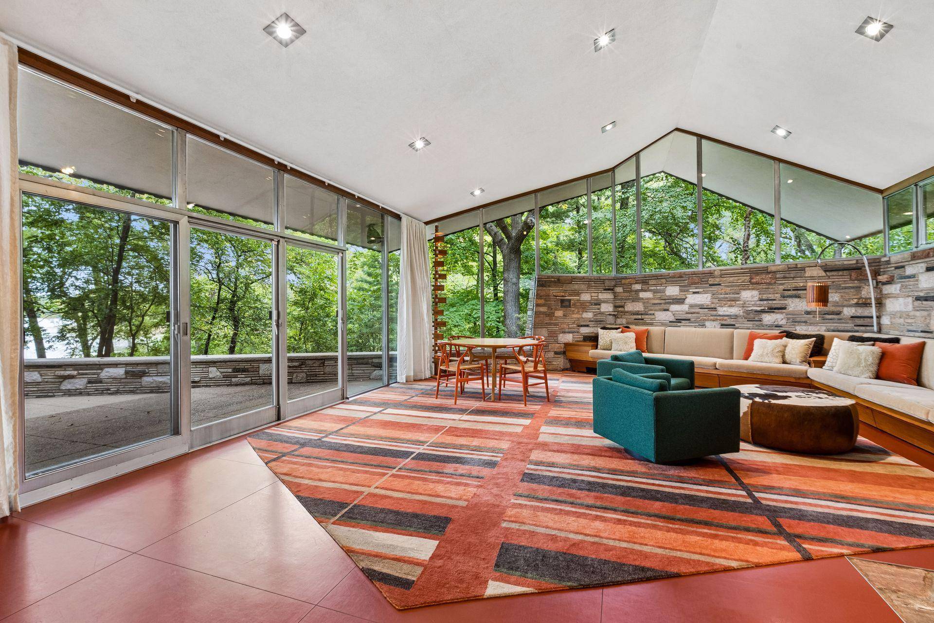 2801 Burnham BLVD, Minneapolis, MN 55416