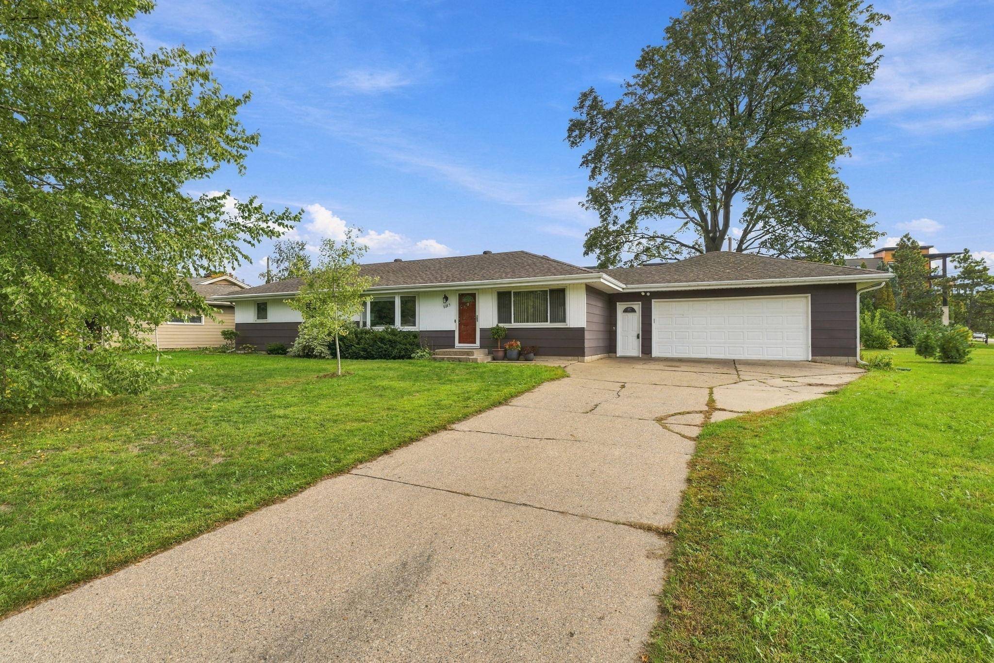 8413 Meadow Lake RD E, New Hope, MN 55428