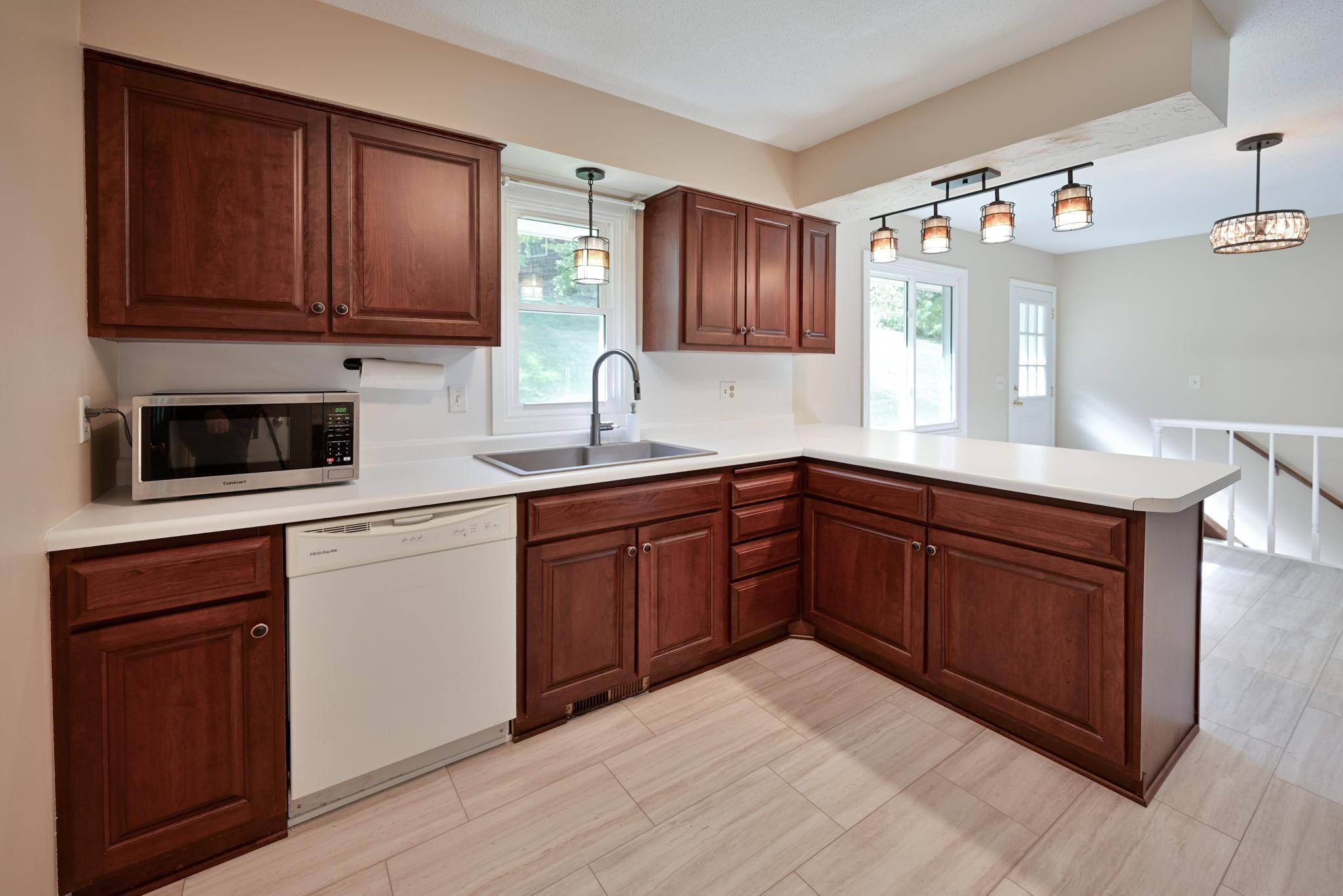 2601 Brookview DR, Burnsville, MN 55337