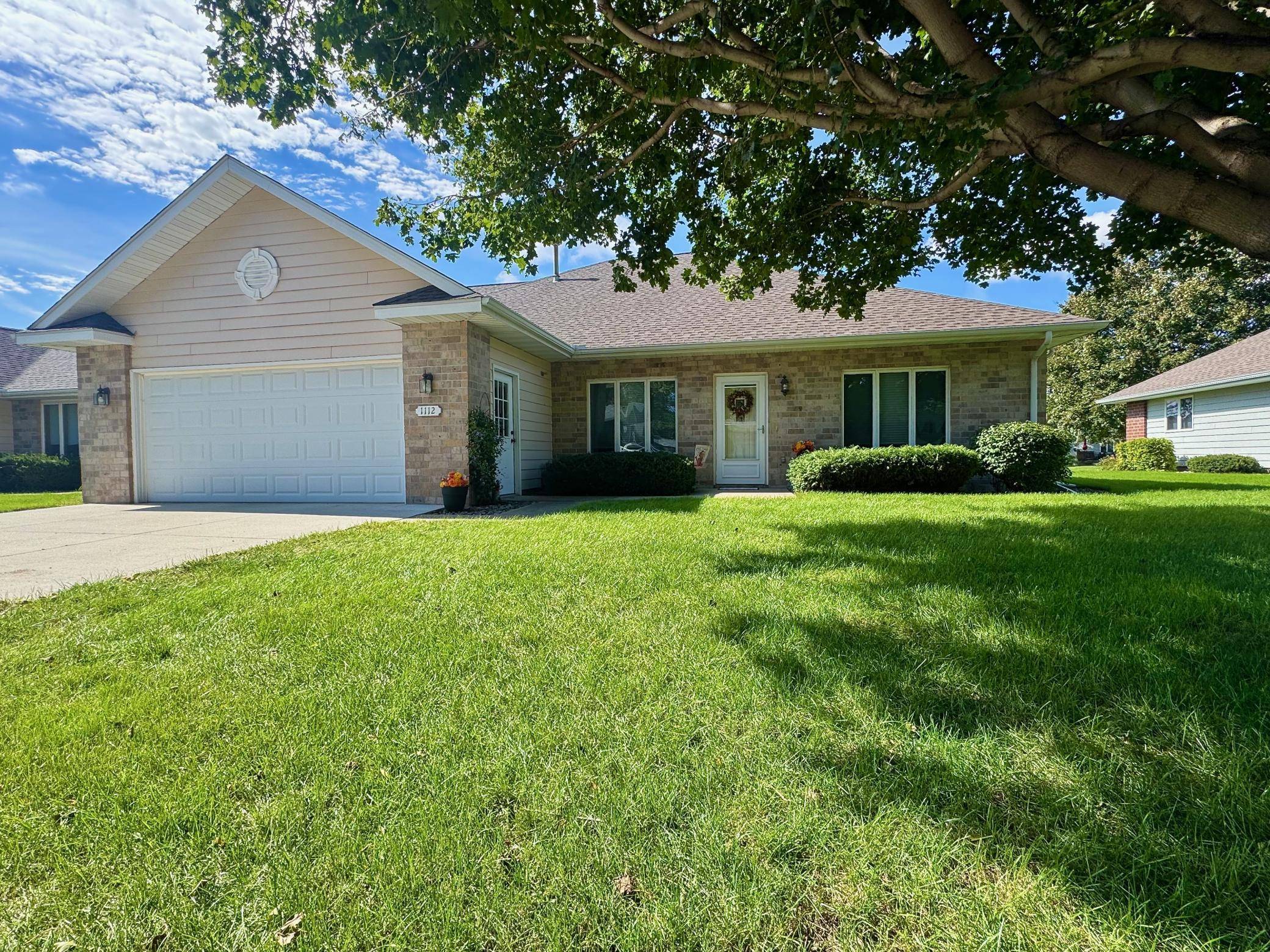 1112 Travis RD, Marshall, MN 56258