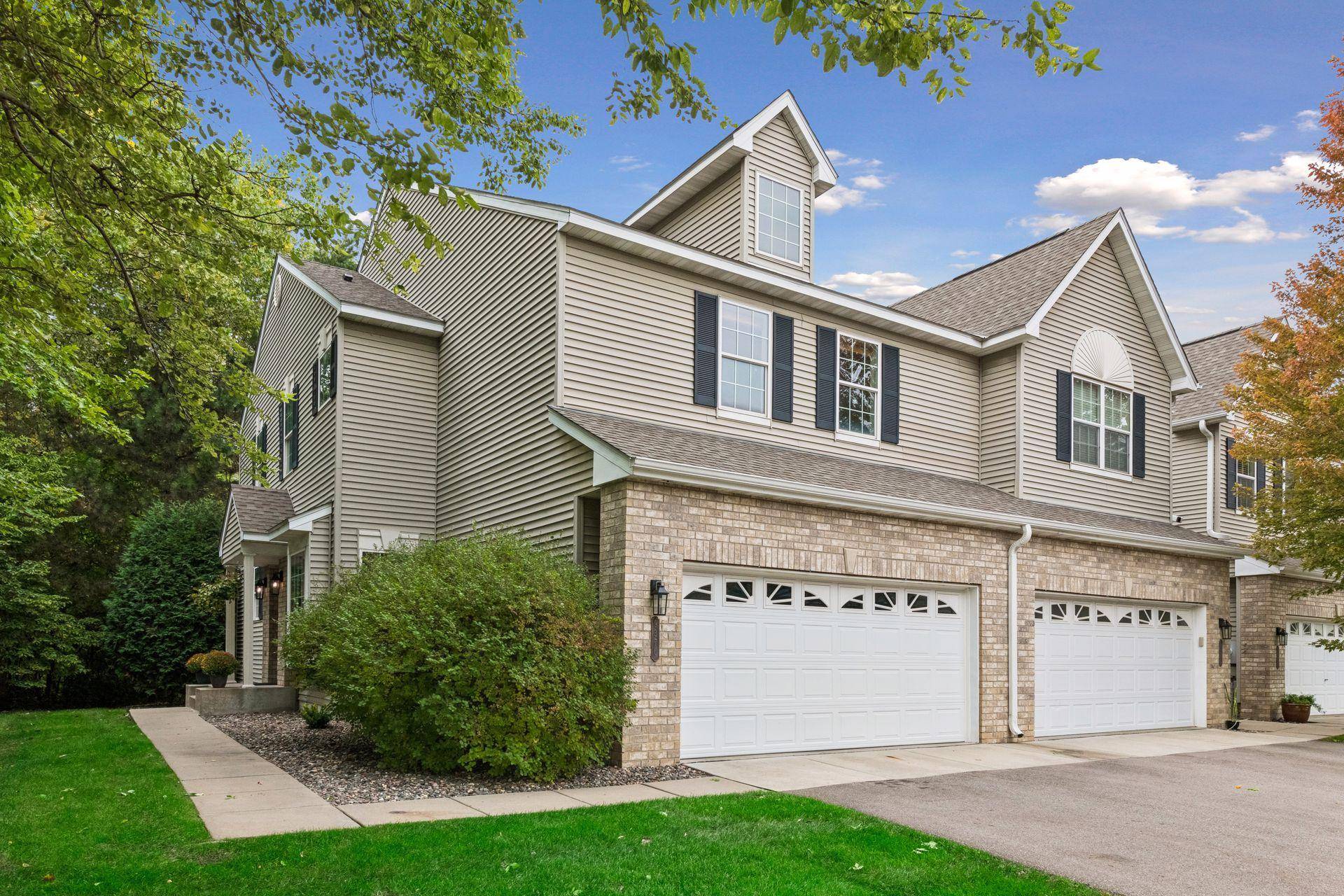 9370 Rath PL, Eden Prairie, MN 55347