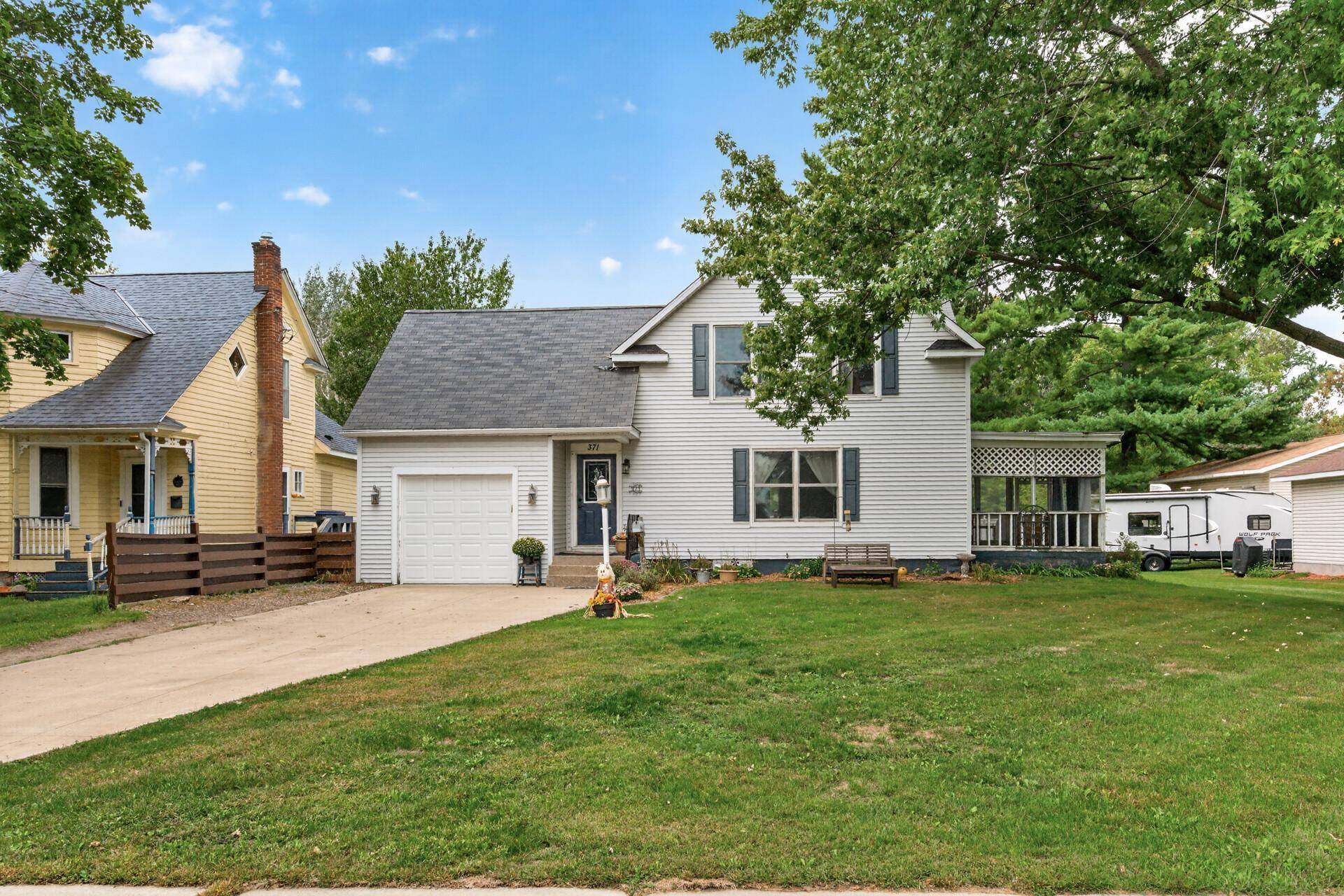 371 S Washington AVE, New Richmond, WI 54017