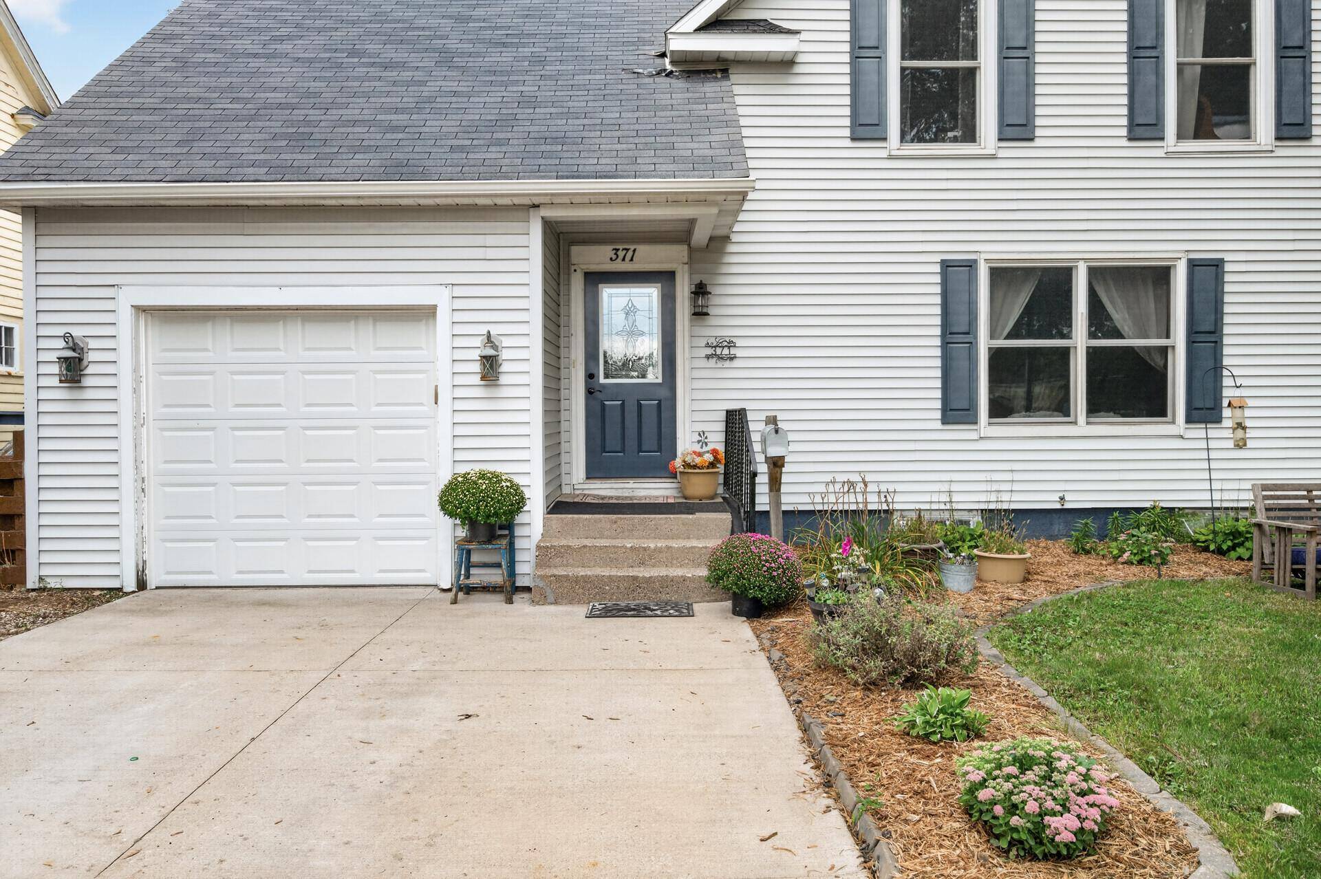 371 S Washington AVE, New Richmond, WI 54017