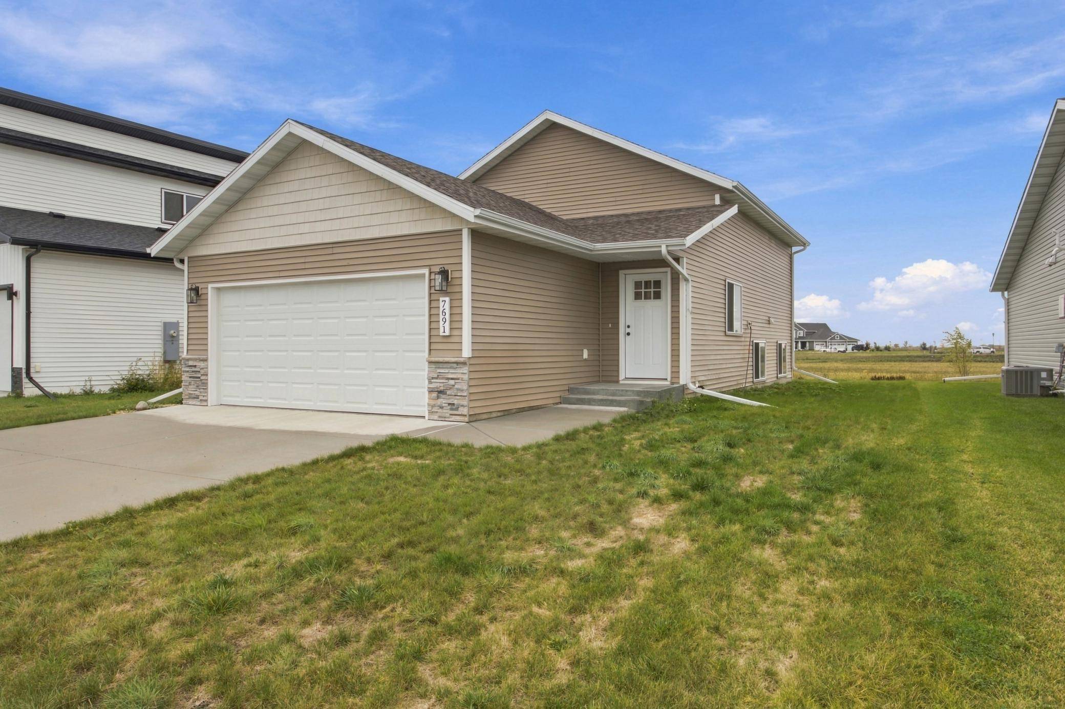 7691 Cub Creek WAY, Horace, ND 58047