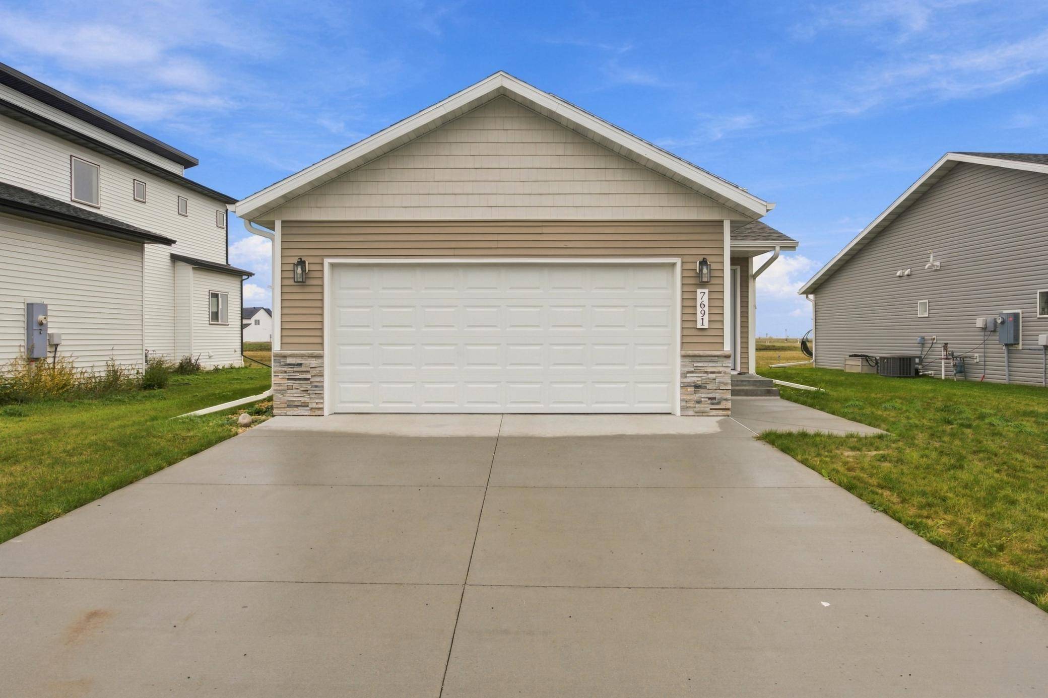 7691 Cub Creek WAY, Horace, ND 58047