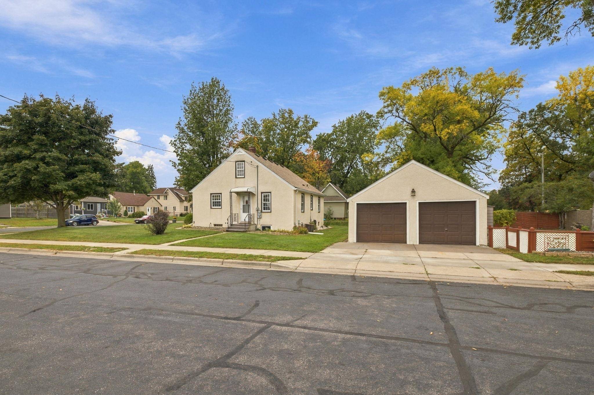 326 5th AVE NE, Cambridge, MN 55008
