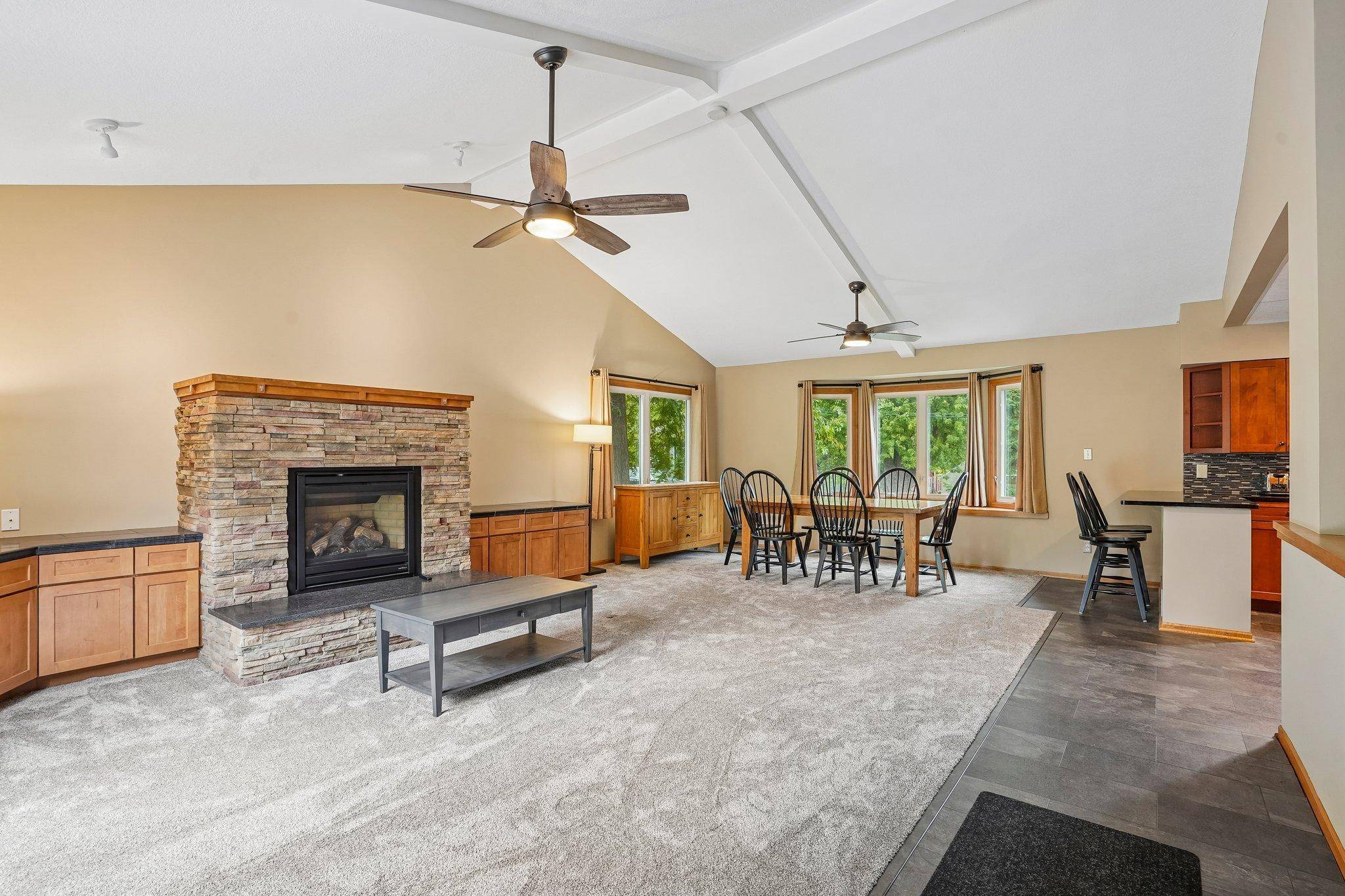 593 Century AVE N, Maplewood, MN 55119