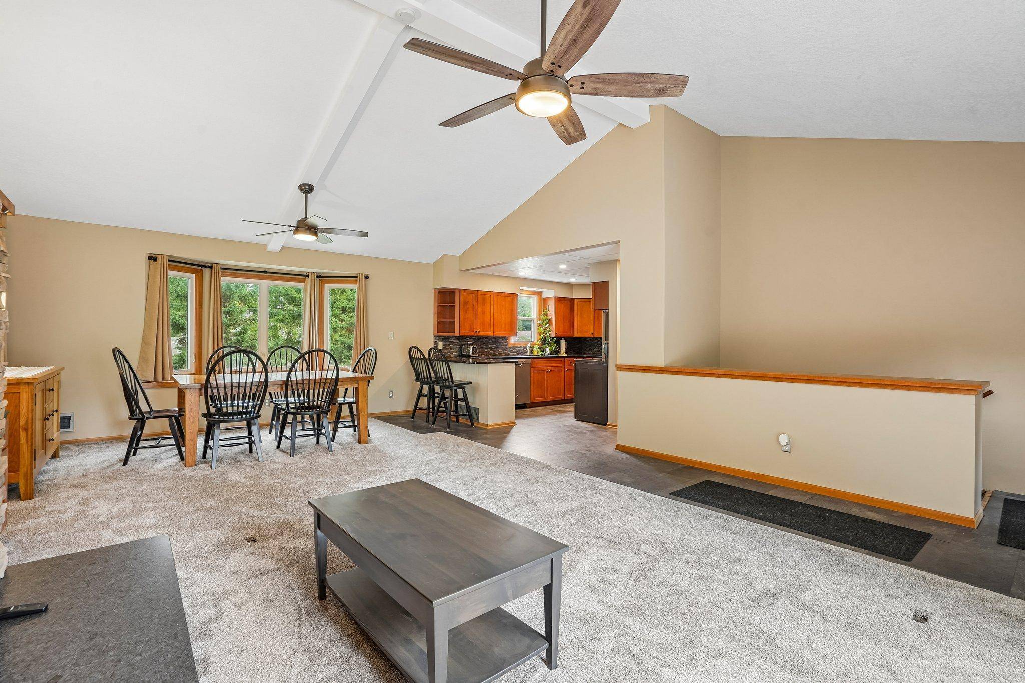 593 Century AVE N, Maplewood, MN 55119