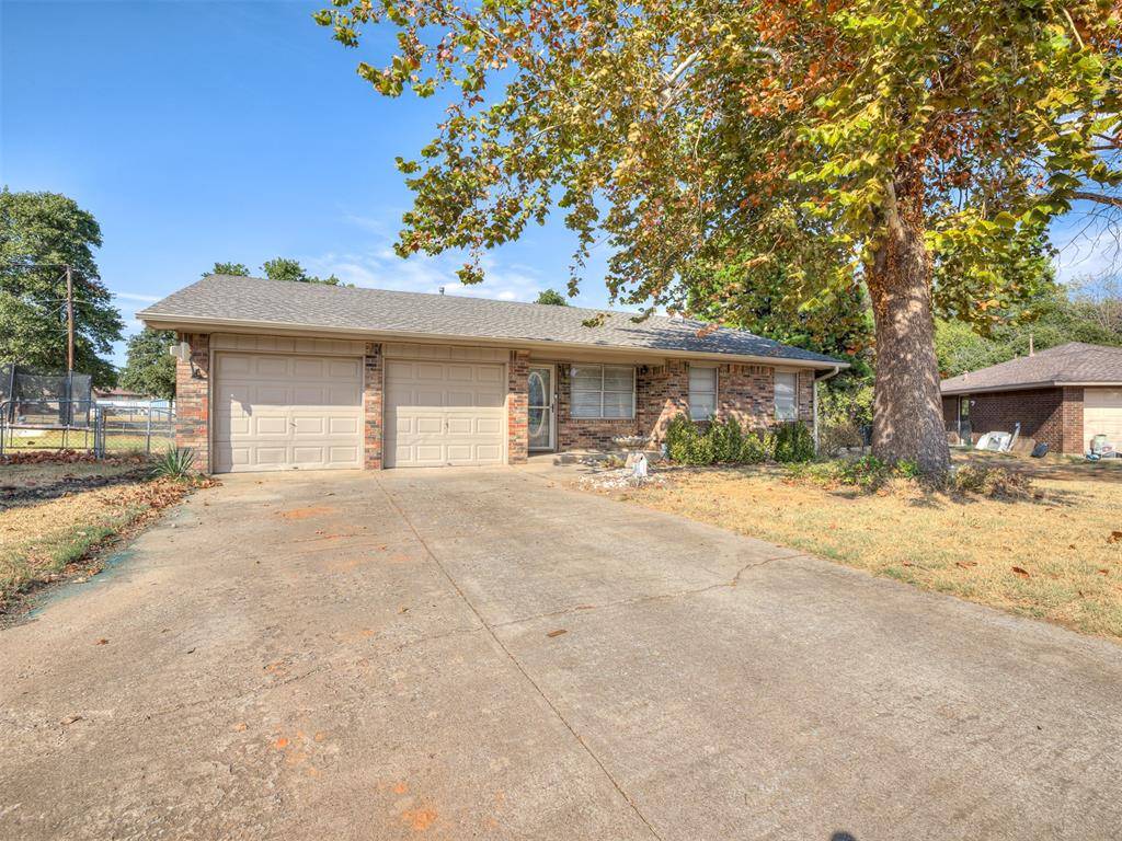 3323 Cox CIR, Choctaw, OK 73020