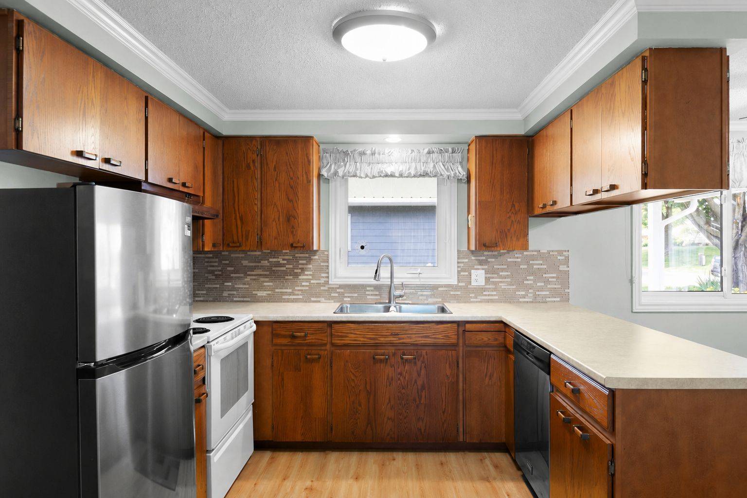 19 Maple CRES, Oro-medonte, ON L0L 1T0