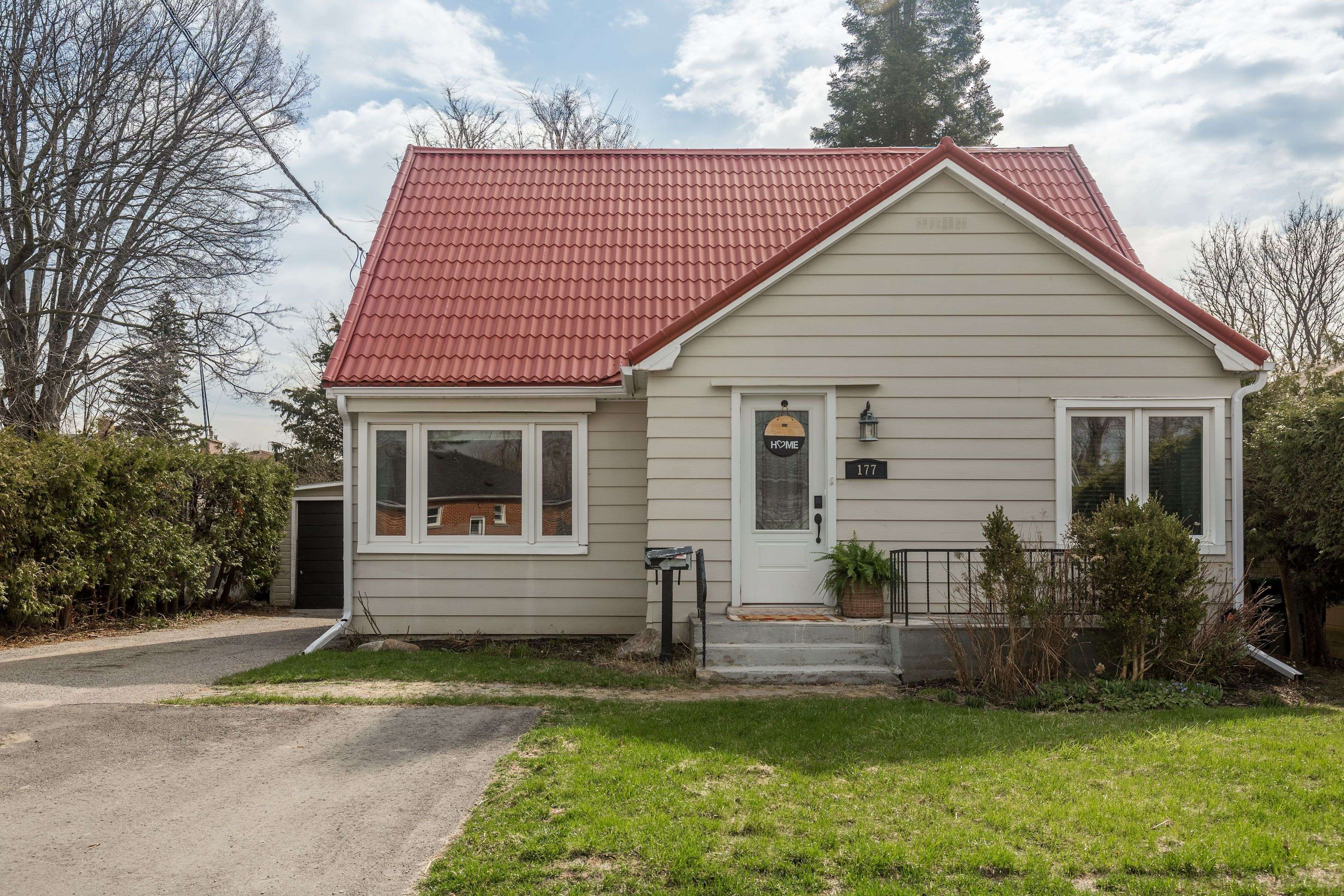 177 Duckworth ST, Barrie, ON L4M 3W6