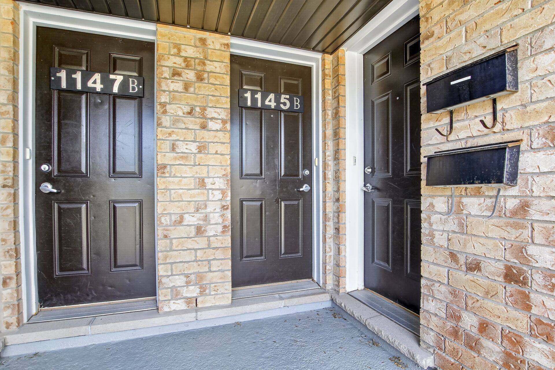 1145 Longfields DR #B, Barrhaven, ON K2J 5R5