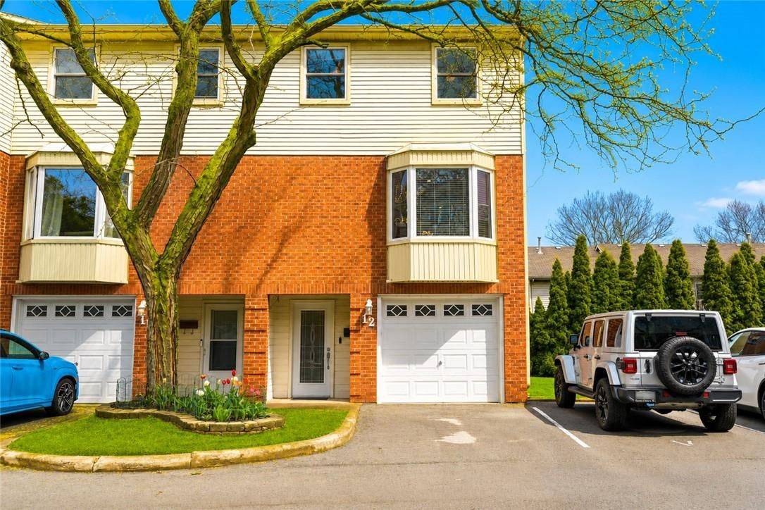 130 Livingston AVE #12, Grimsby, ON L3M 4W5