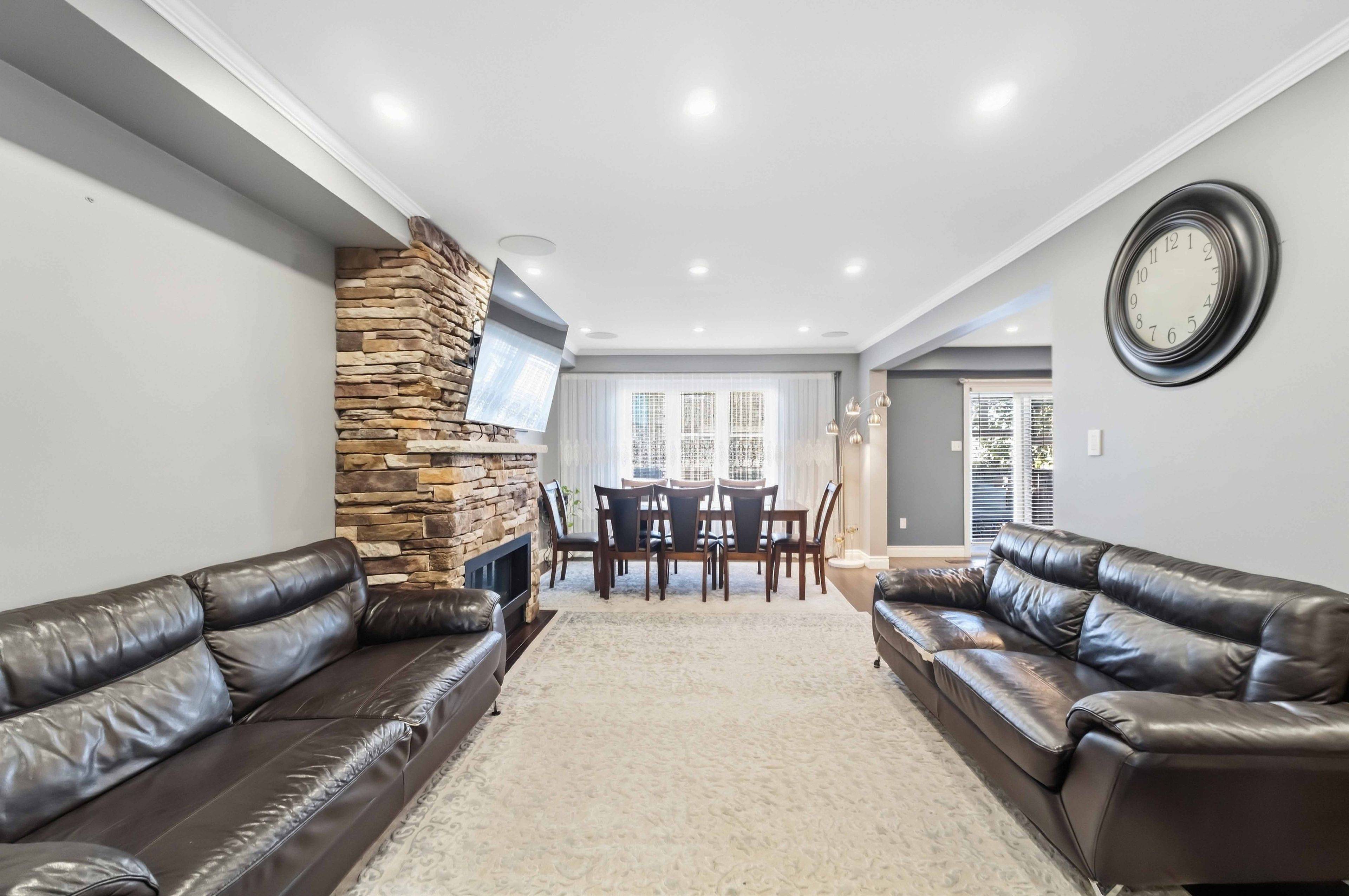 785 Tenth AVE, Hamilton, ON L8T 2G4