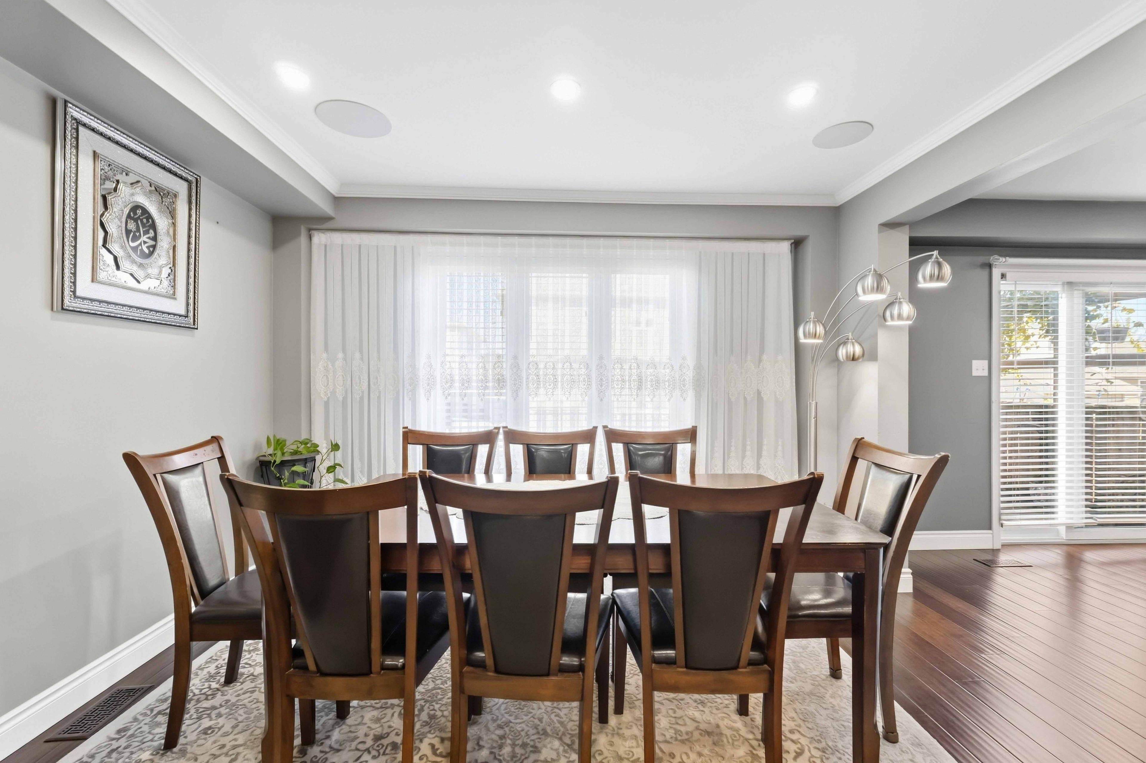 785 Tenth AVE, Hamilton, ON L8T 2G4