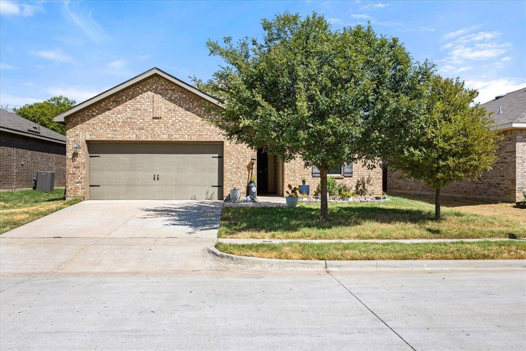 433 Starboard Drive, Crowley, TX 76036