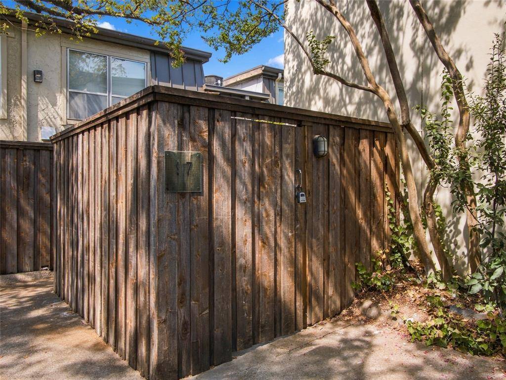 4414 Buena Vista Street #17, Dallas, TX 75205