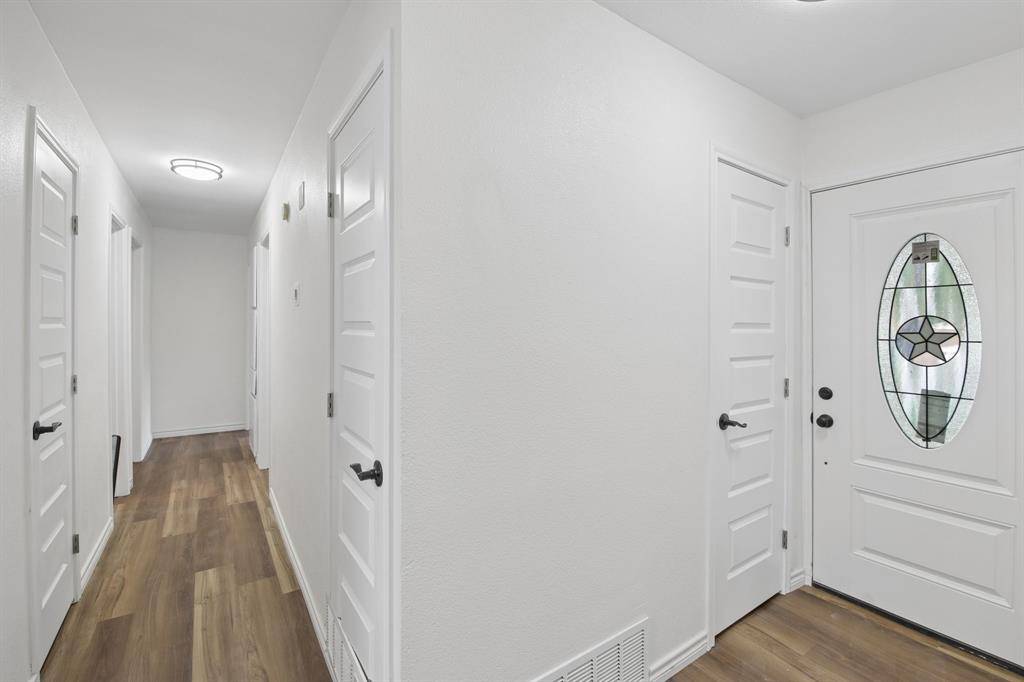 2231 Park Springs Court, Arlington, TX 76013