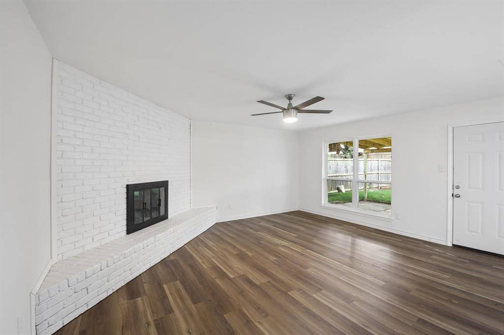 2231 Park Springs Court, Arlington, TX 76013