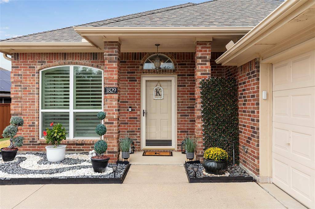 1829 Melton Drive, Carrollton, TX 75010