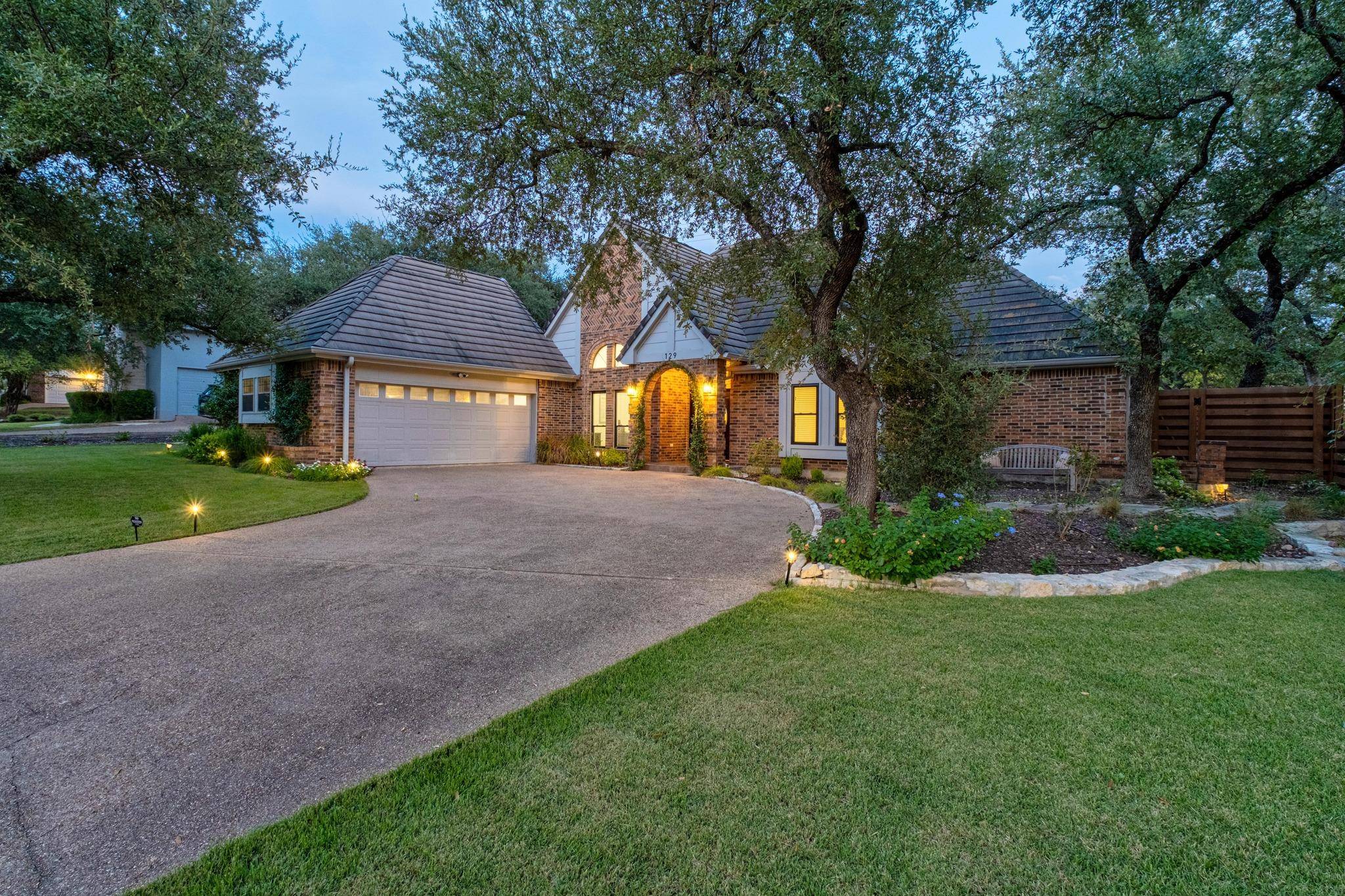 129 CREST VIEW DR, Lakeway, TX 78734