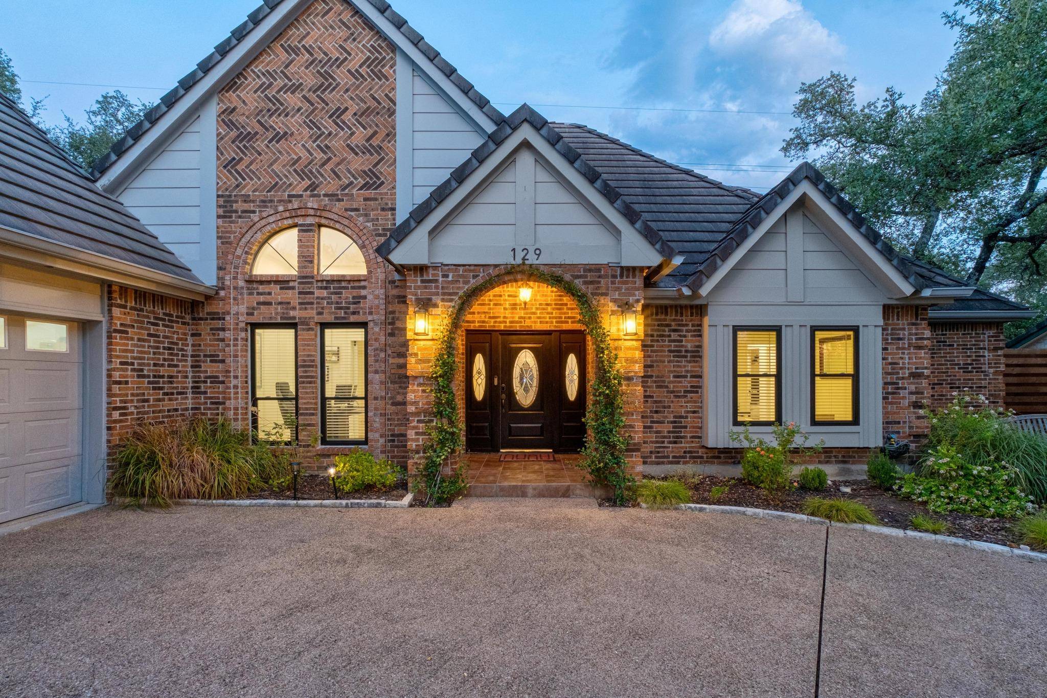 129 CREST VIEW DR, Lakeway, TX 78734
