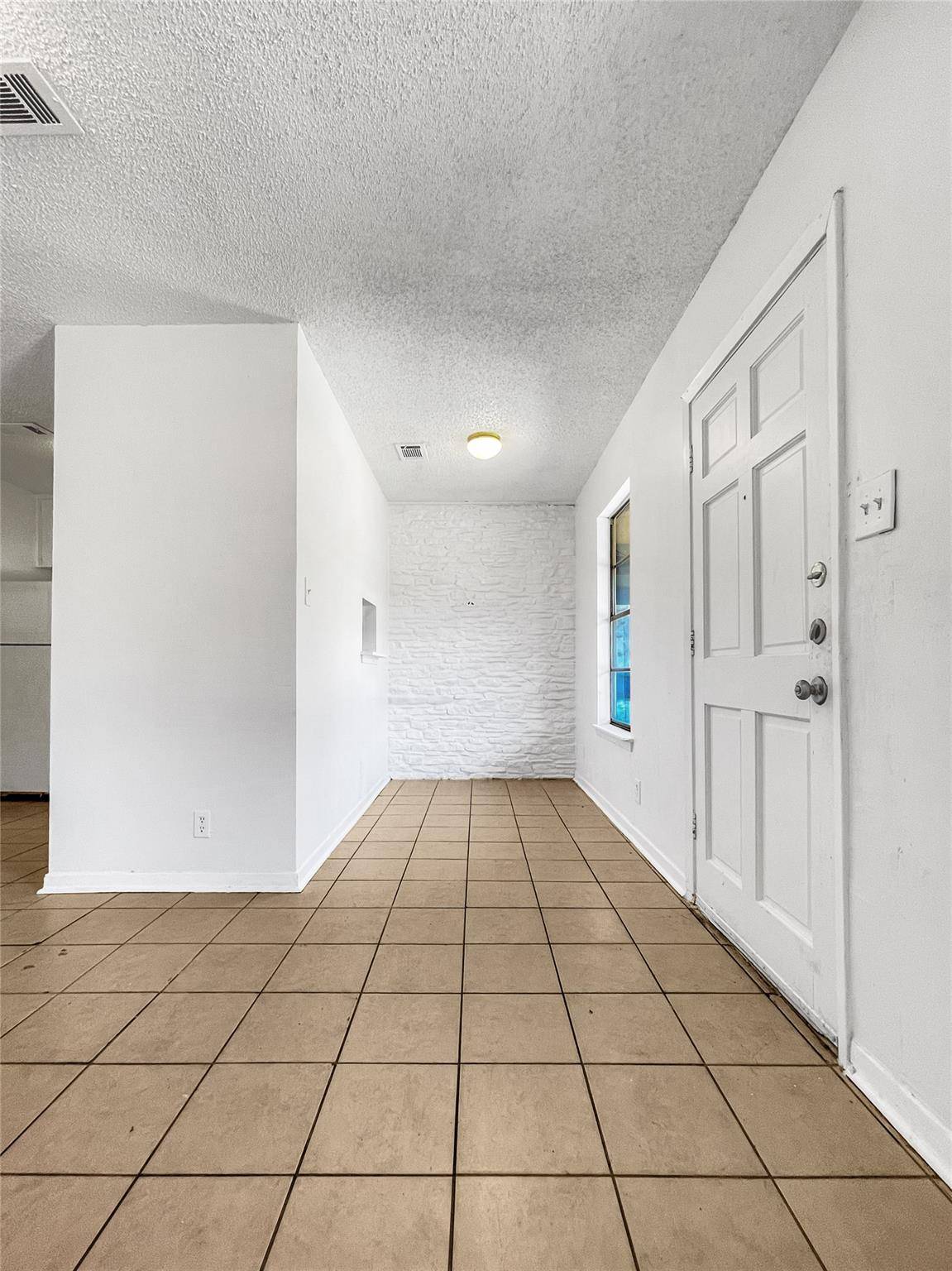 2502 Cecil DR #B, Austin, TX 78744