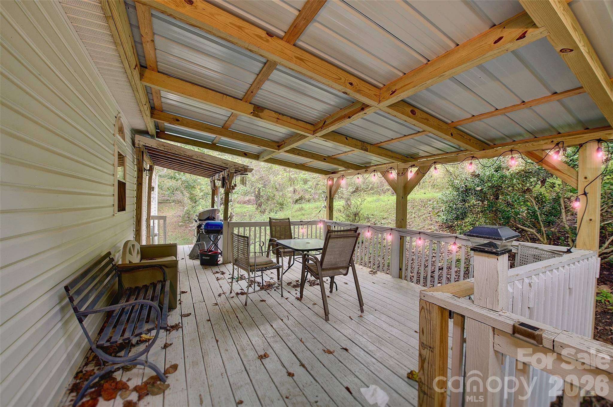 397 Reservoir RD, Spruce Pine, NC 28777