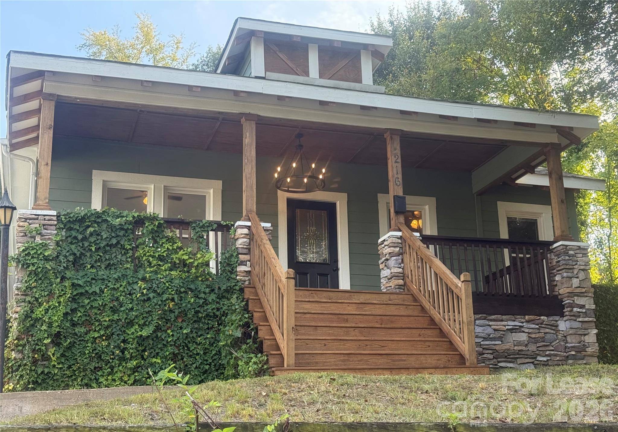 216 E Catawba AVE, Mount Holly, NC 28120