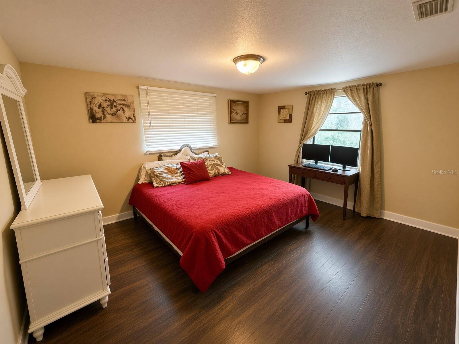 21145 EVERGREEN CT, Mount Dora, FL 32757