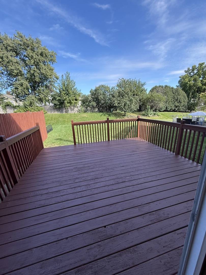1035 Beninford LN, Westmont, IL 60559