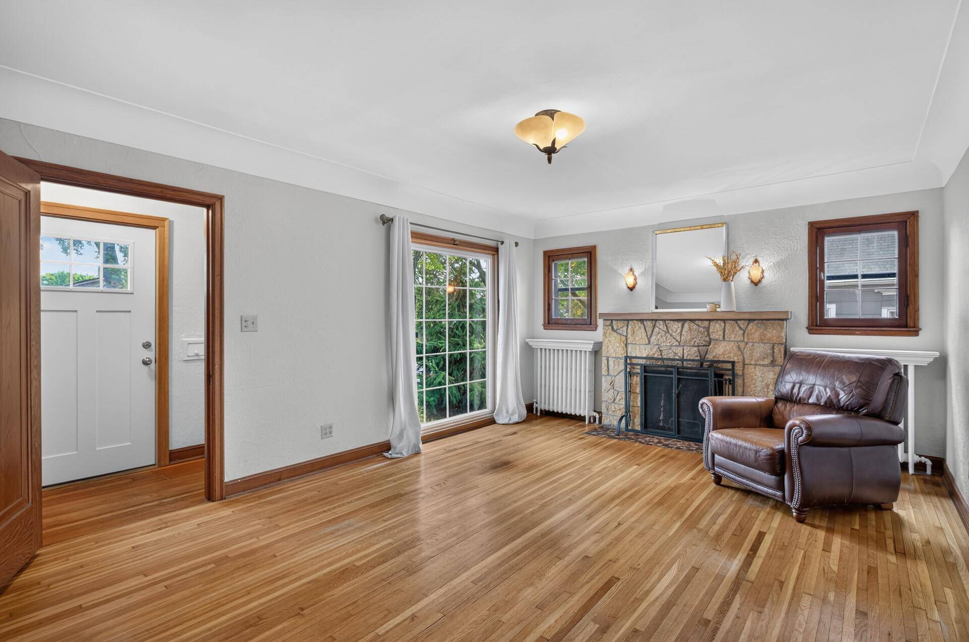 1865 Palace AVE, Saint Paul, MN 55105