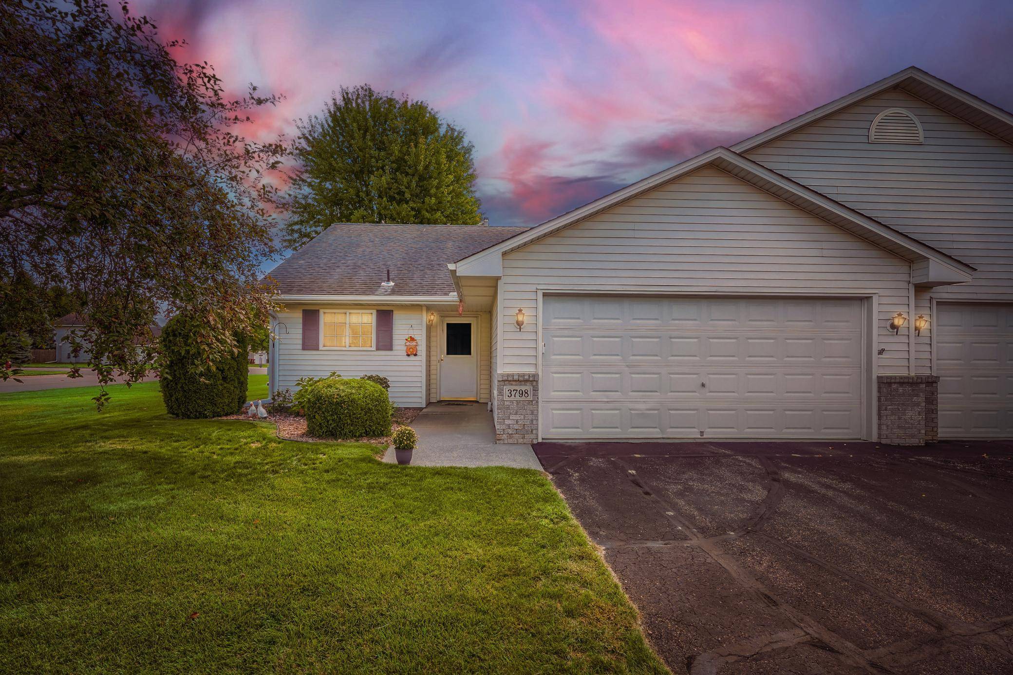 3798 Shannon DR, Hastings, MN 55033